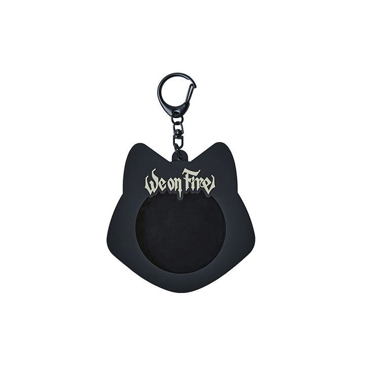 &TEAM [WE ON FIRE] CAN BADGE HOLDER